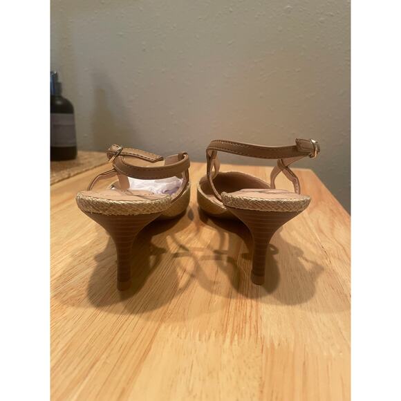 Bandolino Movito Women's Pump, Size 8, Flax Linen Color, S99 - Picture 2 of 10